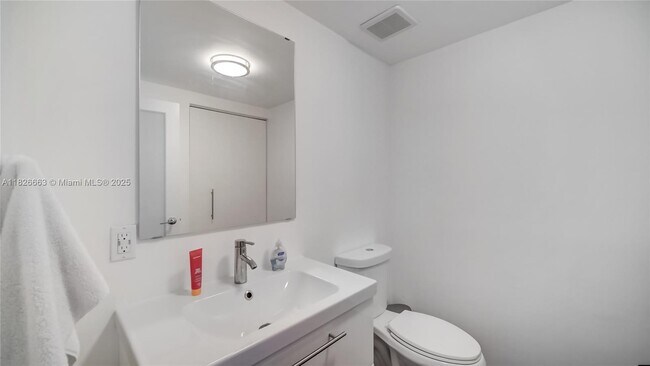 Building Photo - 690 SW 1st Ct