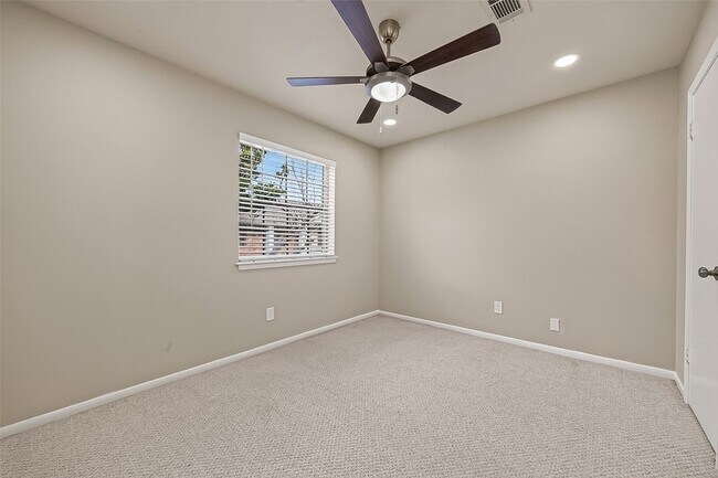 Building Photo - 6649 De Moss Dr