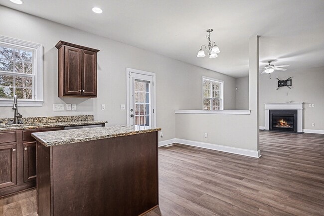 Building Photo - 201 Phillips Ridge Ln