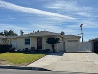 Building Photo - 653 Molinar Ave