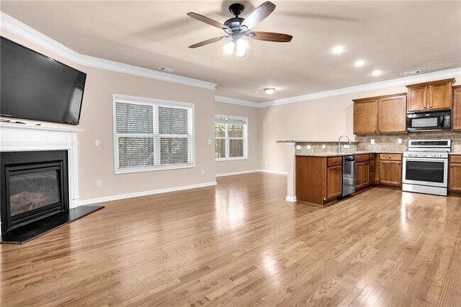 Building Photo - 5015 Hastings Terrace