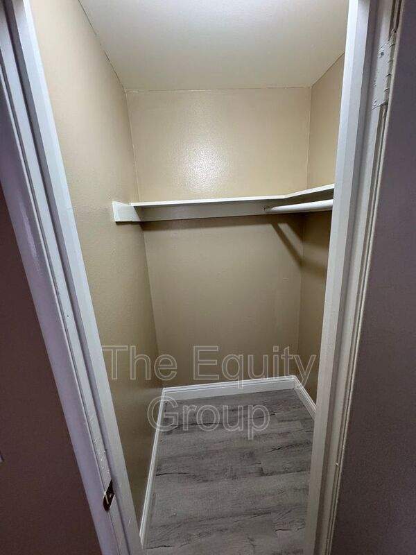 Building Photo - 624 N Garden St