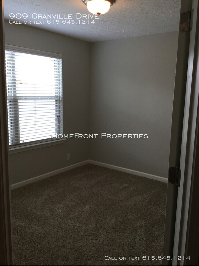 Building Photo - 3 BD, 3 BA Townhome: Triple Blackman Schools