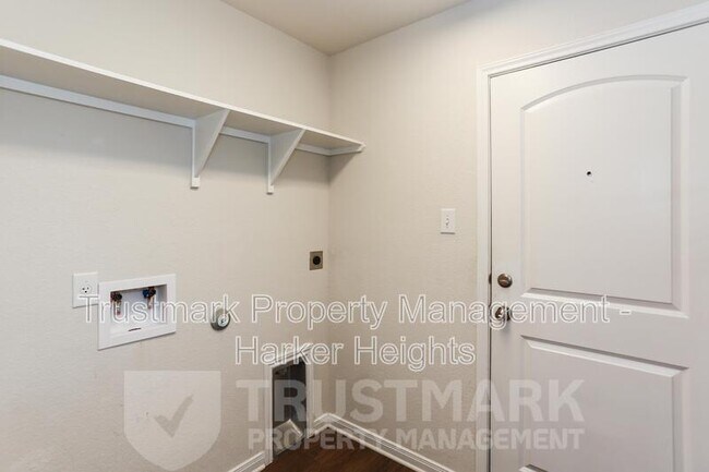 Building Photo - 3050 Dade Loop