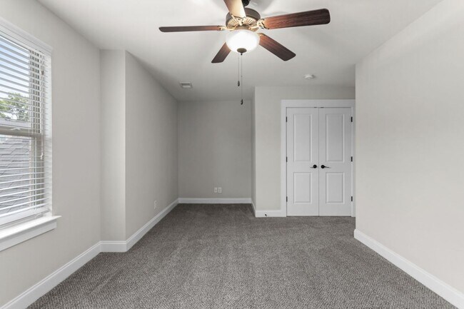 Building Photo - 3BR Home with Bonus Loft & Spa-Inspired Primary Suite