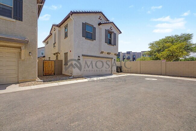 Building Photo - 8317 E Impala Ave