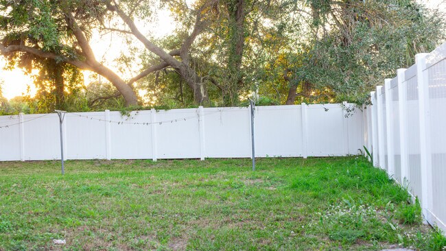 Building Photo - 713 N 23rd St