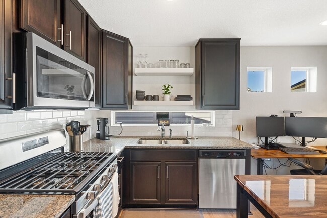 Building Photo - MODERN TWO STORY 2 BED/2 BATH IN BANNING LEWIS RANCH!