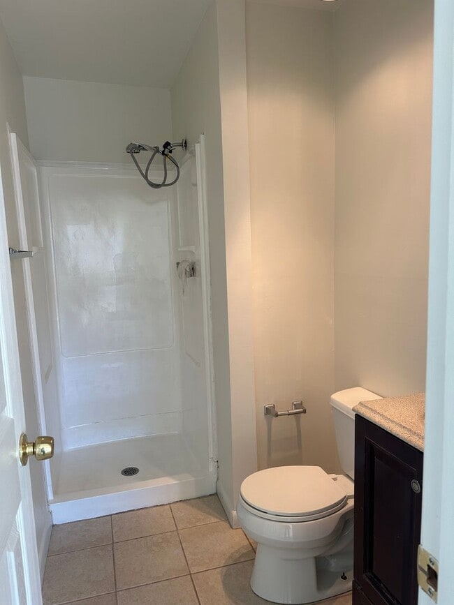 Building Photo - 290 Hilltop Ln