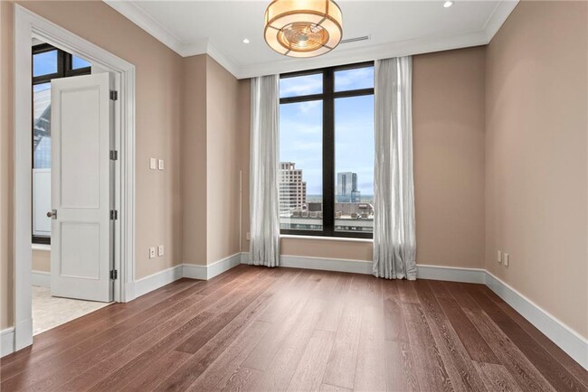 Building Photo - 3376 Peachtree Rd NE