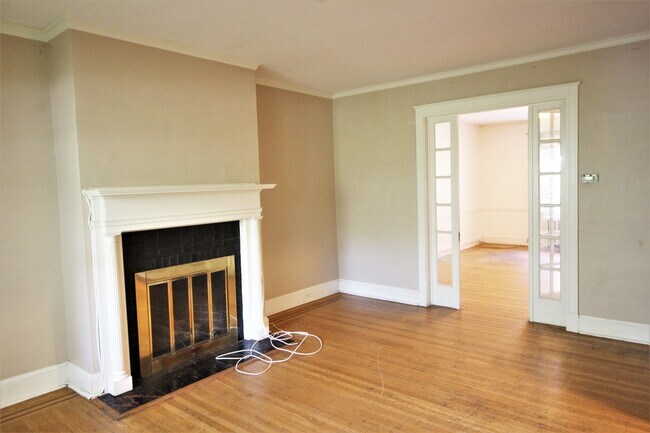 Building Photo - 2026/2027 Off-Campus JHU Spacious 5bd/2ba Rowhome OSP & W/D! Available 6/8