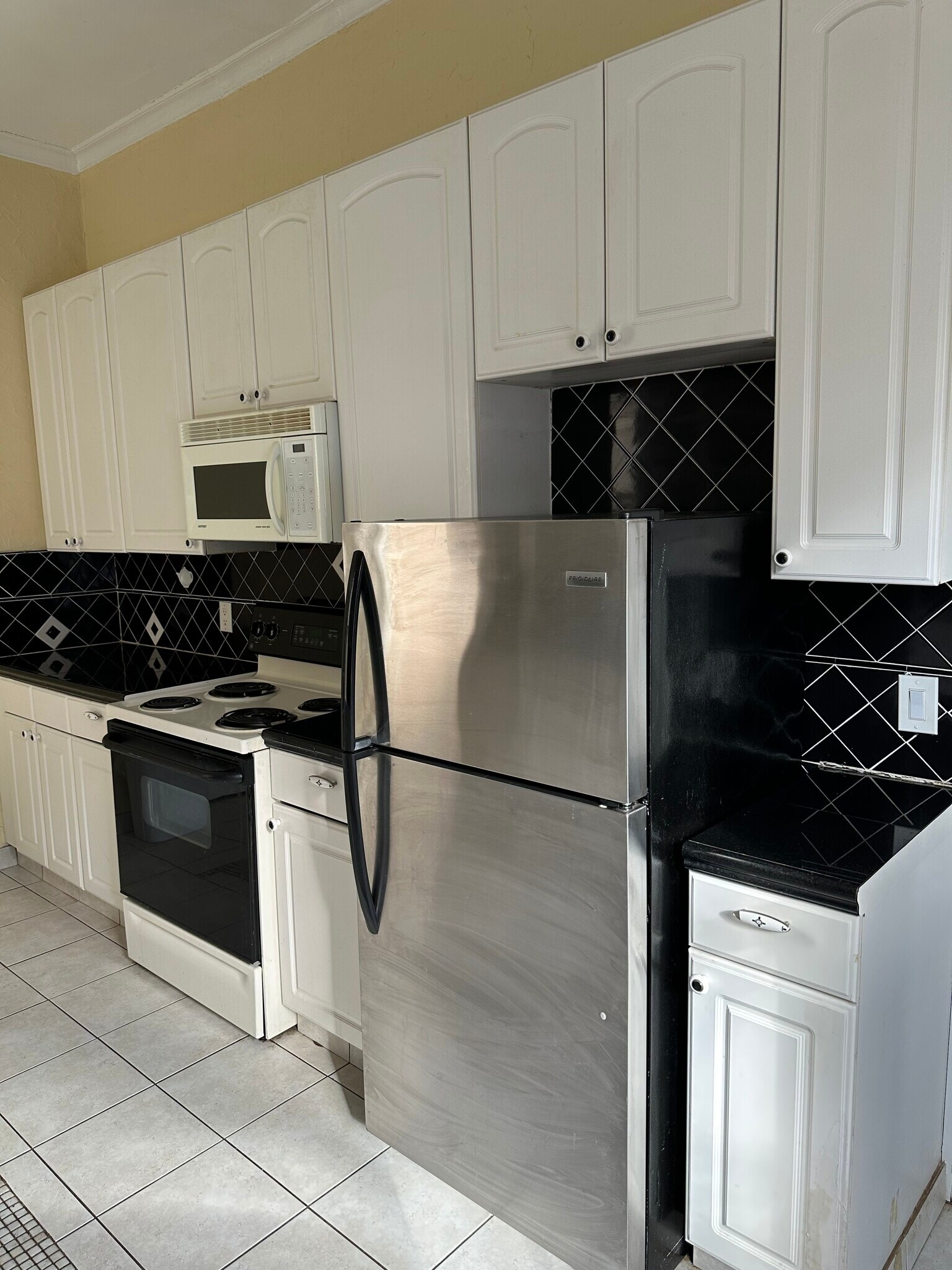 Building Photo - 624 Jefferson Ave