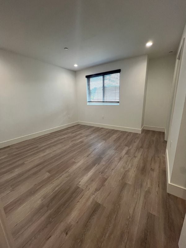 Building Photo - 10324 Mt Gleason Ave