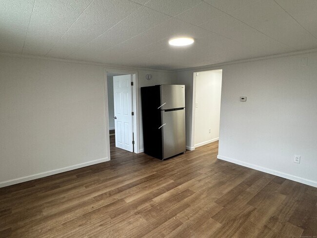 Building Photo - 81 Springdale Ave