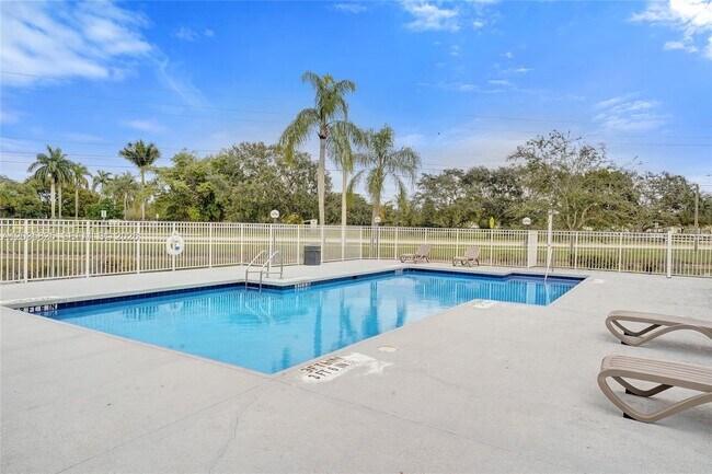 Building Photo - 663 Vista Isles Dr