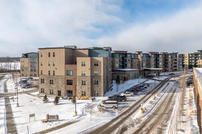 Building Photo - Flagstone