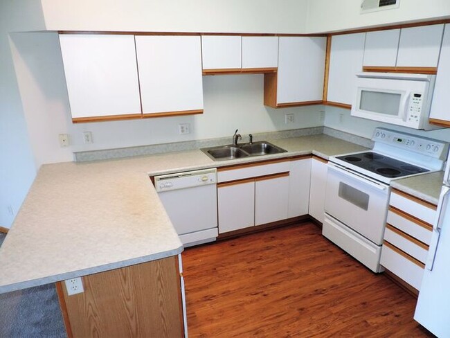 Building Photo - $1,150 | 2 Bedroom, 1 Bathroom 3rd Floor Condo | Pet Friendly* | Available for May 1st, 2026 Move...