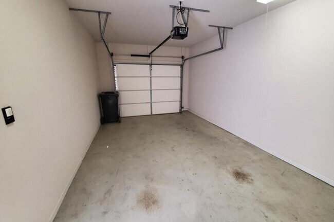 Building Photo - Single Level Townhouse in Campbell County