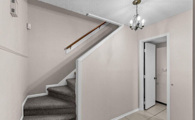 Building Photo - Live Where Convenience Meets Comfort in La...