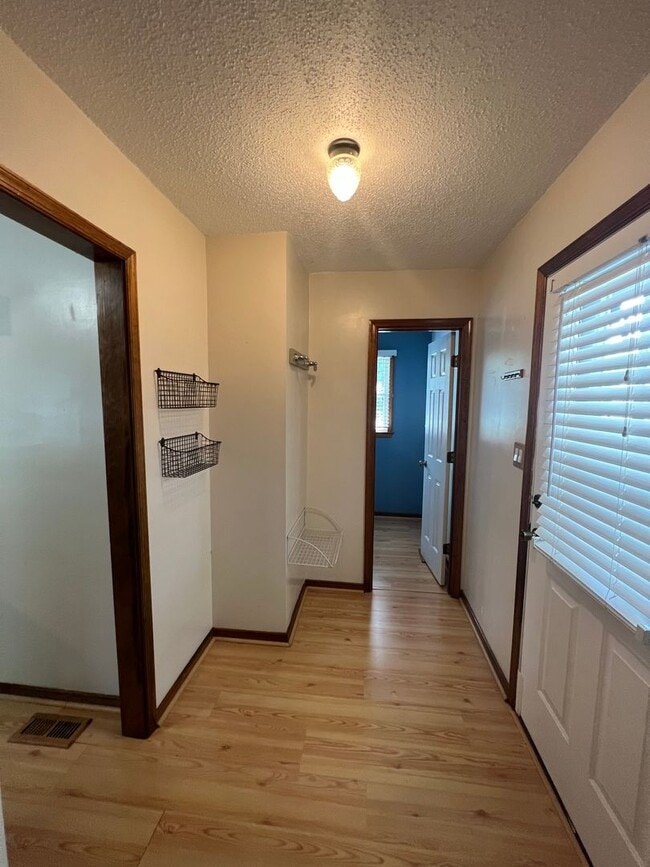 Building Photo - 7413 Cross Point Ln