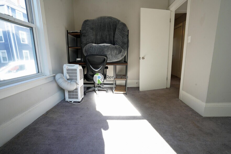 Building Photo - 27 Westford St