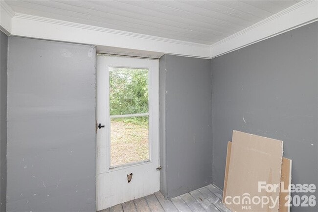 Building Photo - 629 Colston St