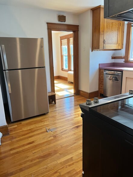 Kitchen - 28 Caleb St