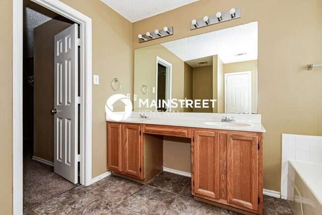 Building Photo - 4 Bedroom Pet-Friendly Home in Sachse, TX with Main Street Renewal