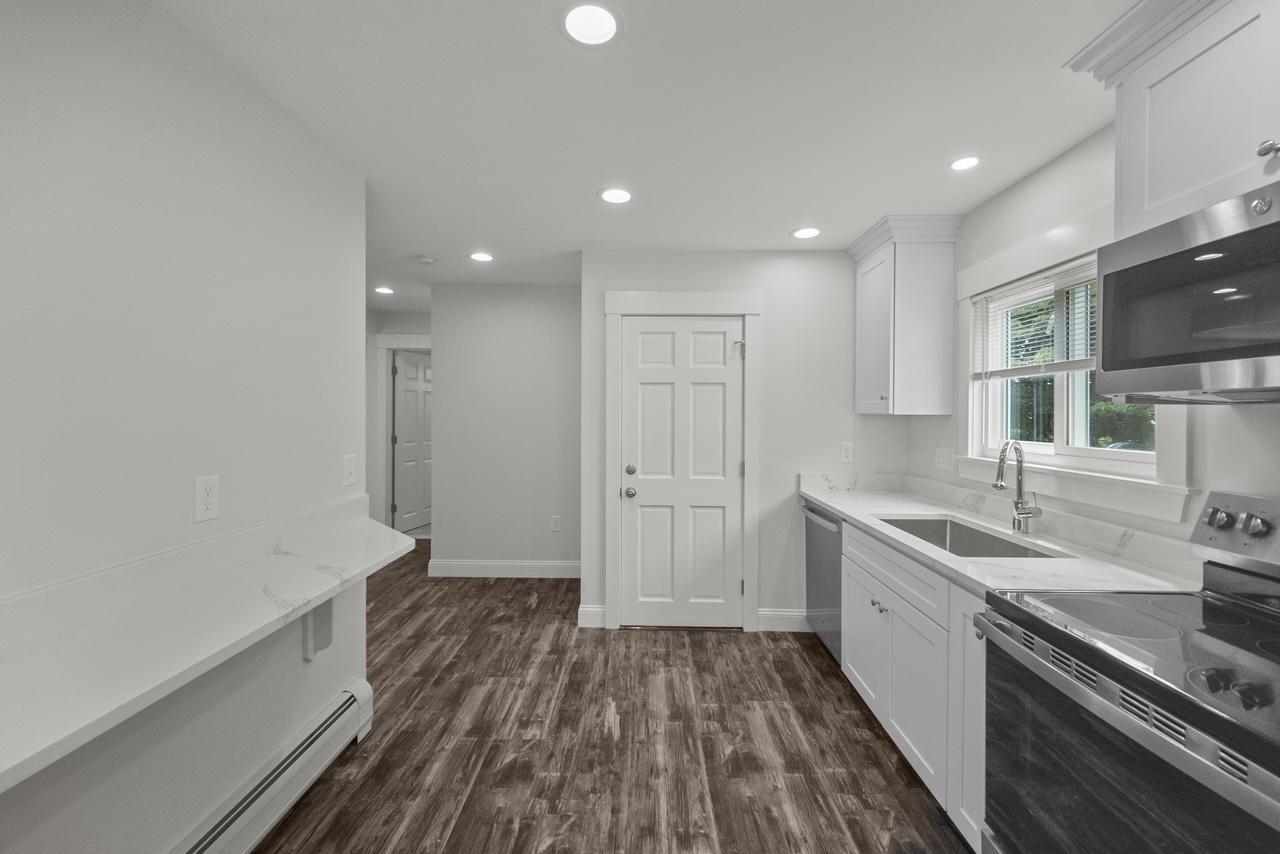 Building Photo - 5 Goulart Ave