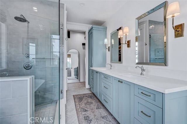 Building Photo - 1717 Pacific Ave