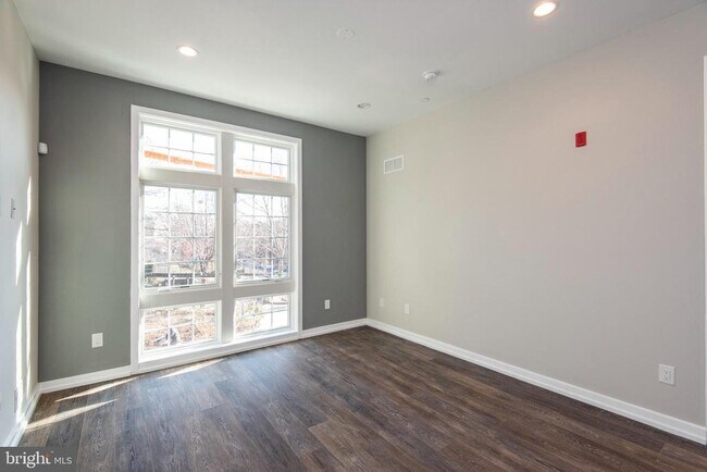 Building Photo - 1340-48 S 13th St