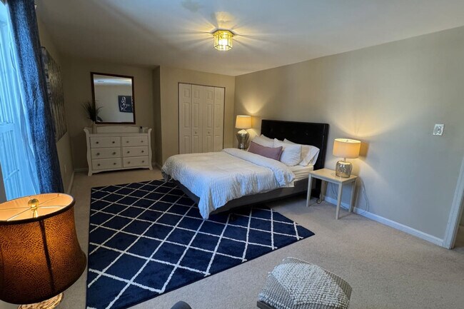 Building Photo - 9414 Grant Ave