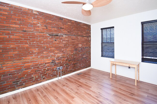 Building Photo - 92 S 24th St