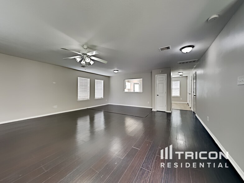Building Photo - 6448 Mountain Pines Ln