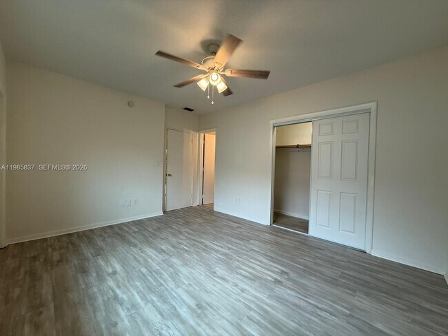 Building Photo - 1247 Marseille Dr