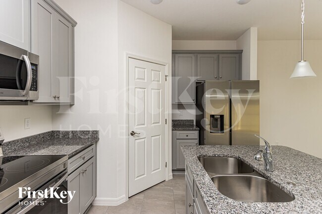 Building Photo - 588 Crown Rose Dr