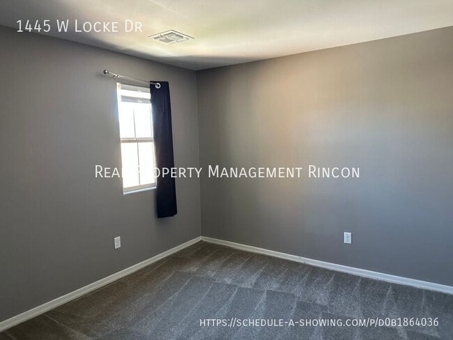 Building Photo - 1445 W Locke Dr