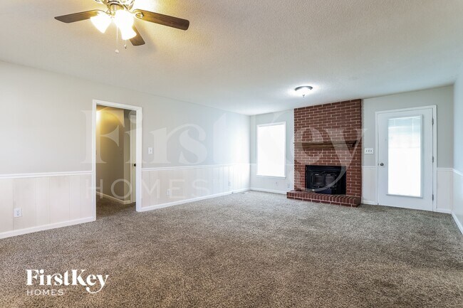 Building Photo - 2770 Quillians Dr