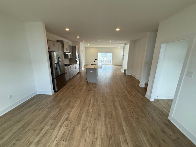 Building Photo - 15330 Oasis Sun Aly