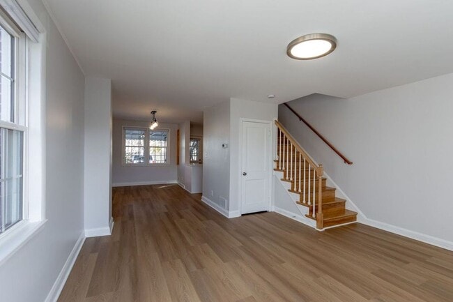 Building Photo - Renovated 3 Bed / 1.5 Bath in Essex | Parking Pad | Available 1/19/2026