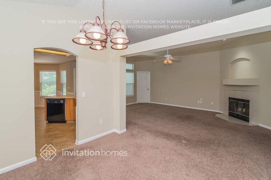 Building Photo - 752 Dewdrop Loop