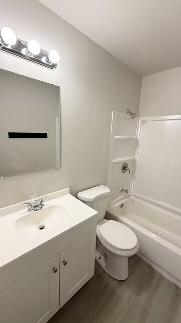 Building Photo - WEST SIDE 3 BEDROOM RANCH HOME AVAILABLE NOW!
