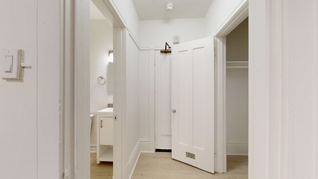 Building Photo - 420 Ellis St