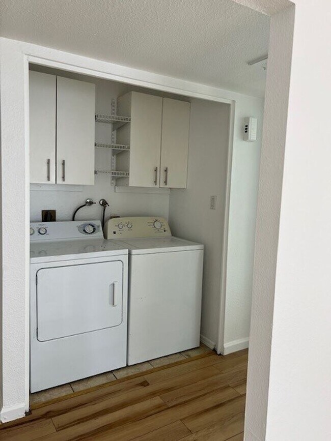 Building Photo - Palmdale