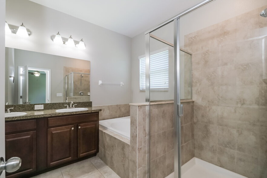 Building Photo - 8745 Park Bench Ct