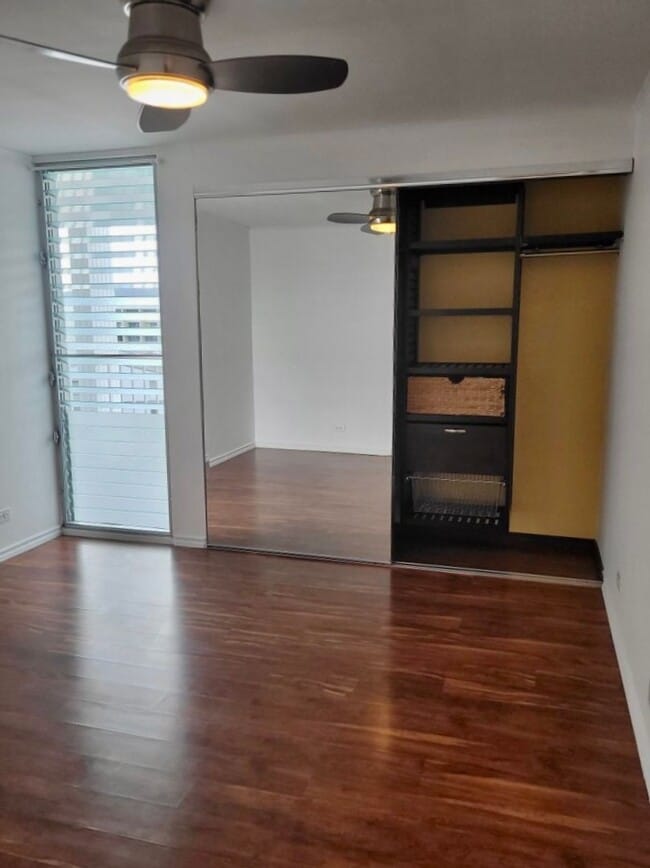 Building Photo - AVAILABLE for Rent : 3 Bedroom, 2 Bathroom...