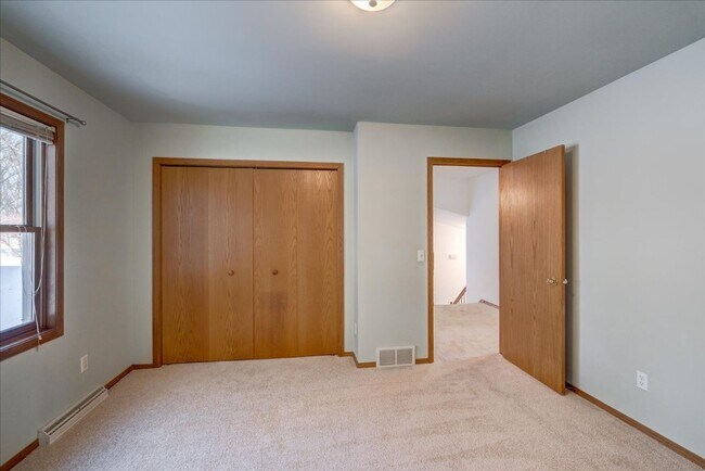 Building Photo - 2806 Wentworth Dr