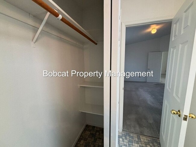 Building Photo - 628 Long Valley Rd