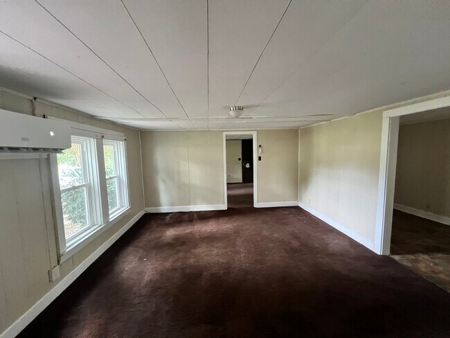 Building Photo - 525 S Colvin St