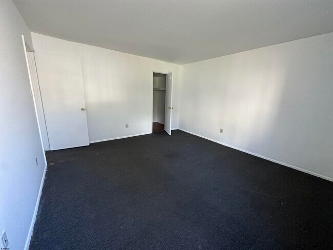 Building Photo - 2734 Evergreen Ct